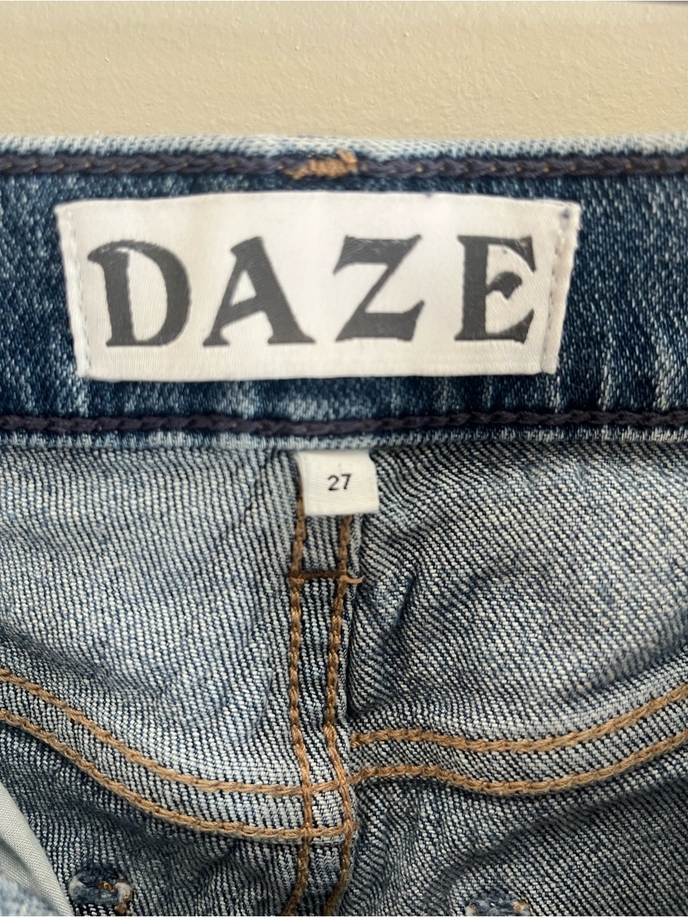Daze High Rise Cropped Jean - Picture 5 of 6